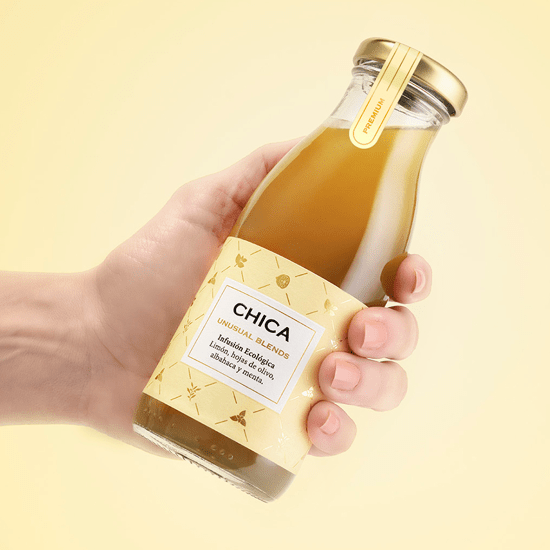 Chica · Lemon, olive leaves, basil and mint